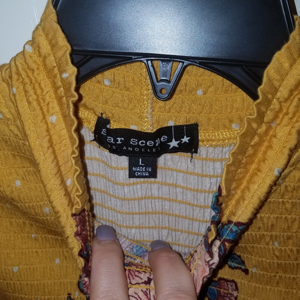 Sleeveless Top - Picture 2 of 2